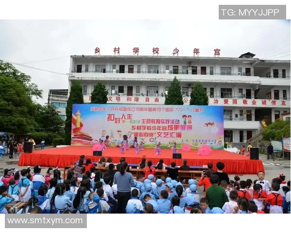 《从街头到绿茵场：一个足球天才的崛起与奋斗历程》