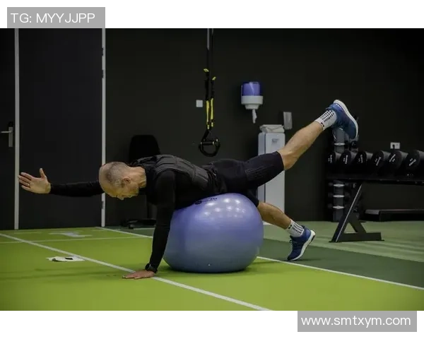 球星日常训练揭秘:从技术细节到体能提升的全方位训练计划 球星日常训练揭秘:从技术细节到体能提升的全方位训练计划