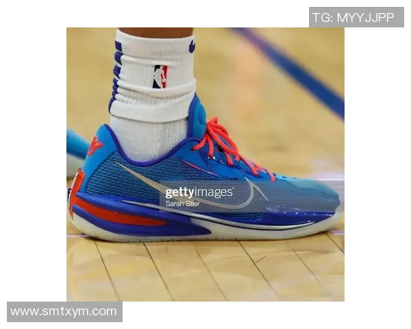 足球球星球袜穿搭揭秘 从舒适性到个性化的时尚演绎